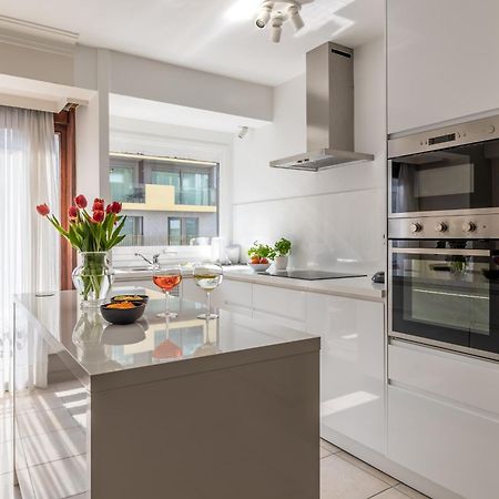 Weloveoostende - Newly Renovated Large Apartment 150M From The Beach - Including Bed Sheets And Final Clea-Ning Exterior foto