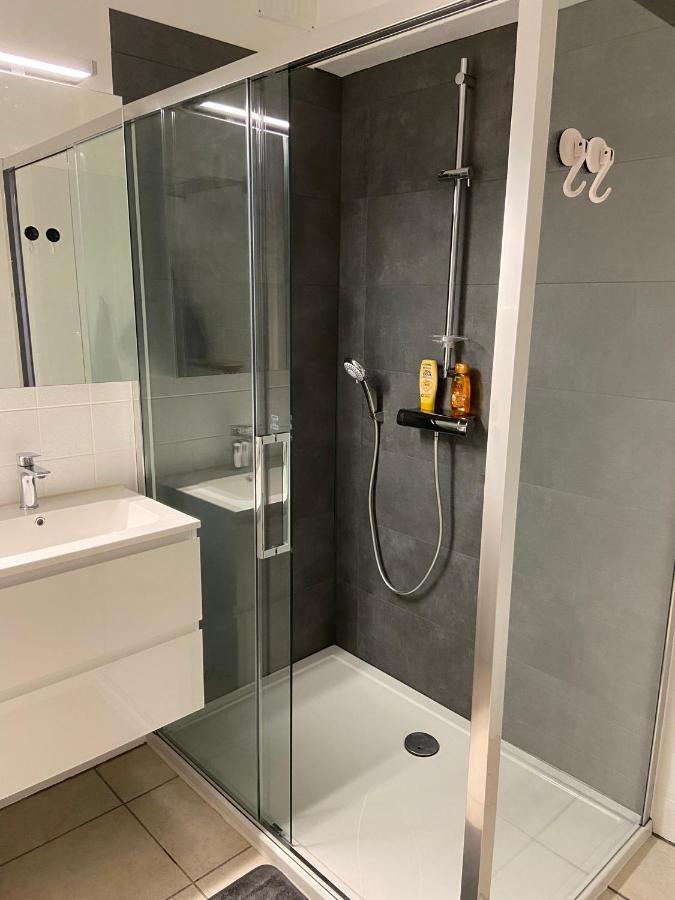 Weloveoostende - Newly Renovated Large Apartment 150M From The Beach - Including Bed Sheets And Final Clea-Ning Exterior foto
