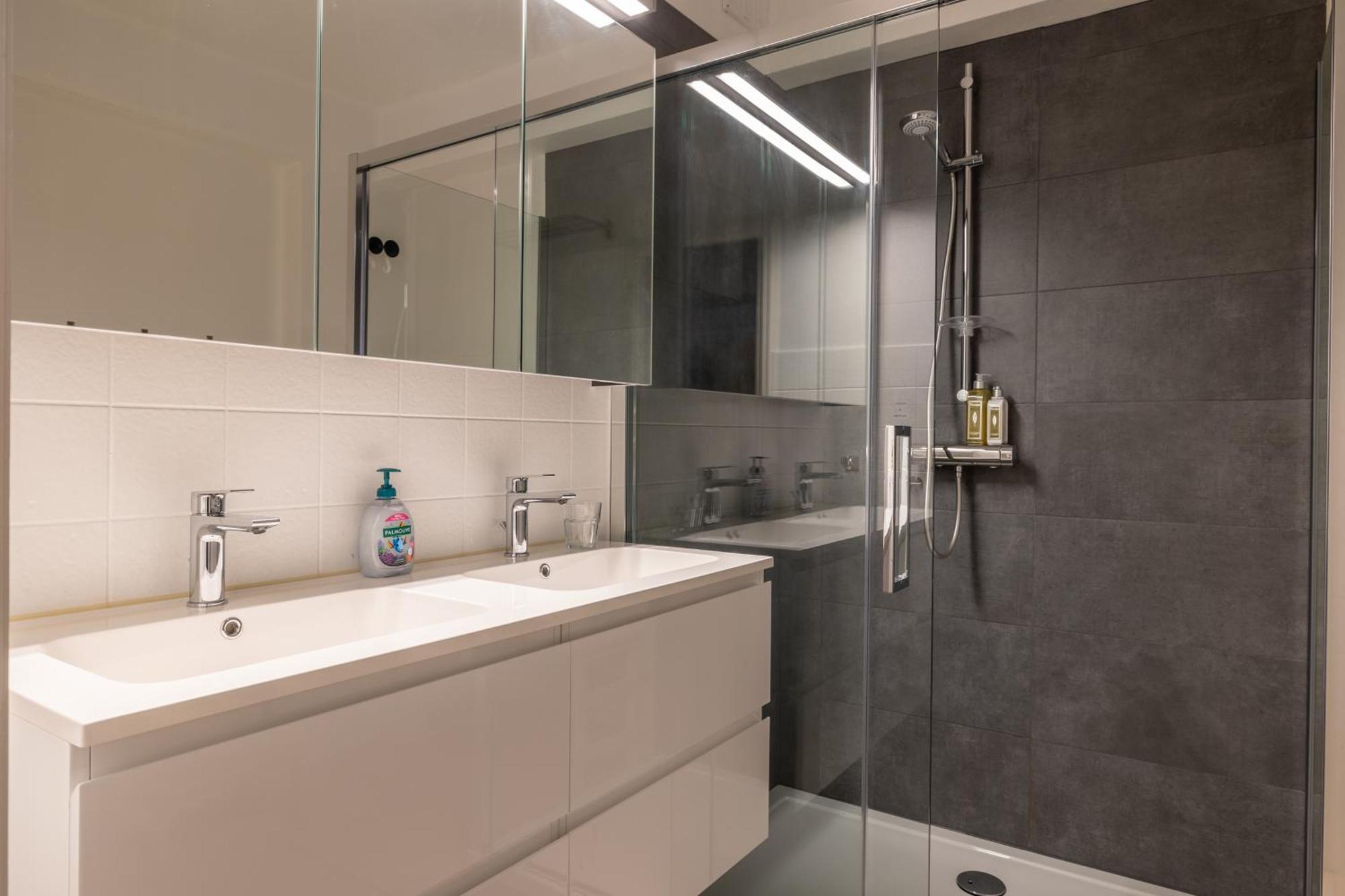Weloveoostende - Newly Renovated Large Apartment 150M From The Beach - Including Bed Sheets And Final Clea-Ning Exterior foto